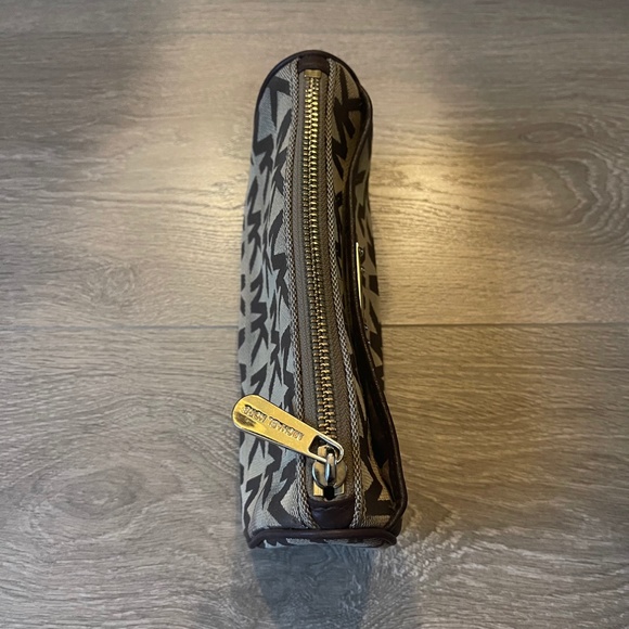 Michael Kors Cosmetic Bag - Picture 10 of 16